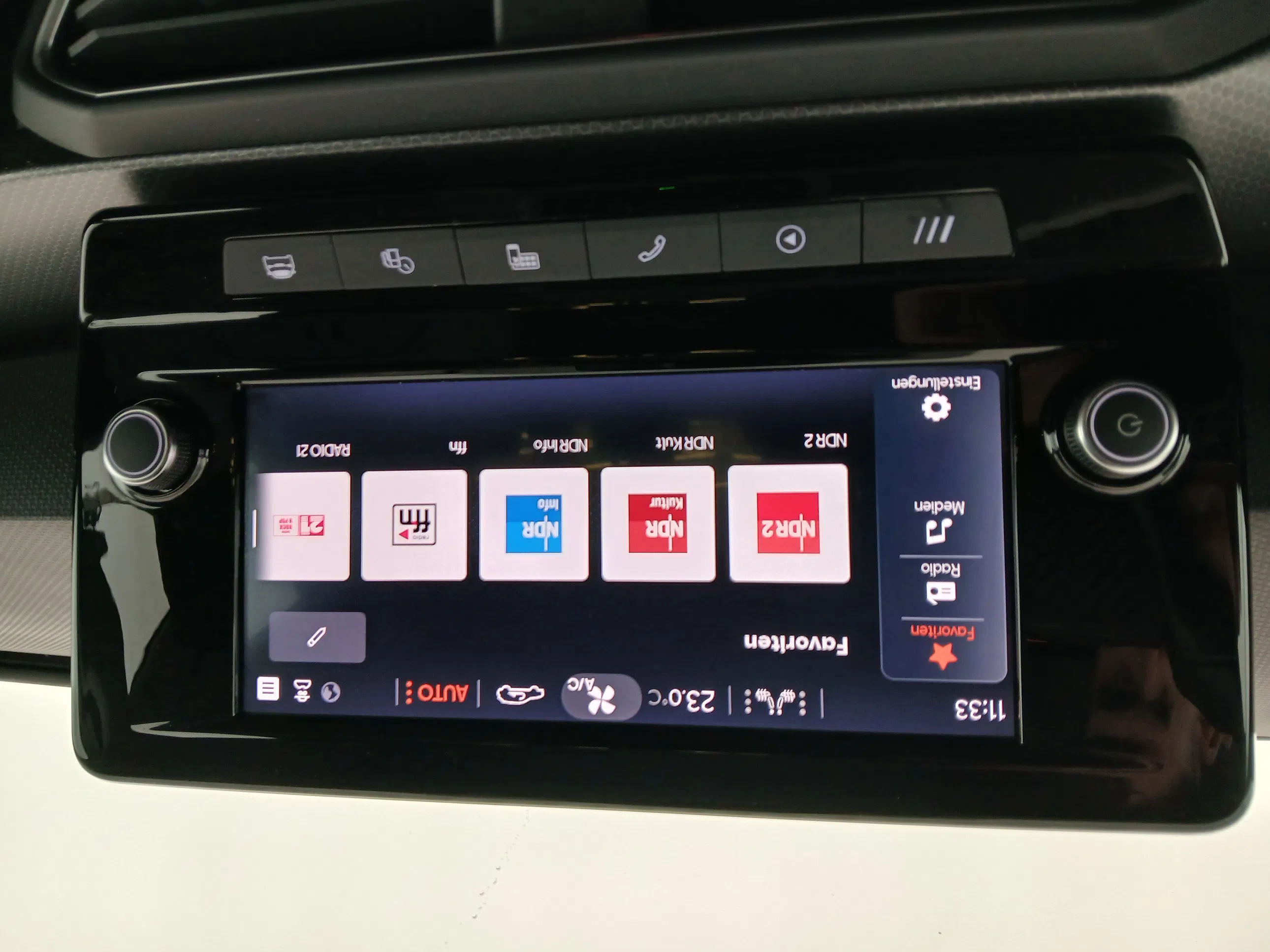 Seat Leon Sportstourer 2.0 TDI Style | Bild 20 von 30