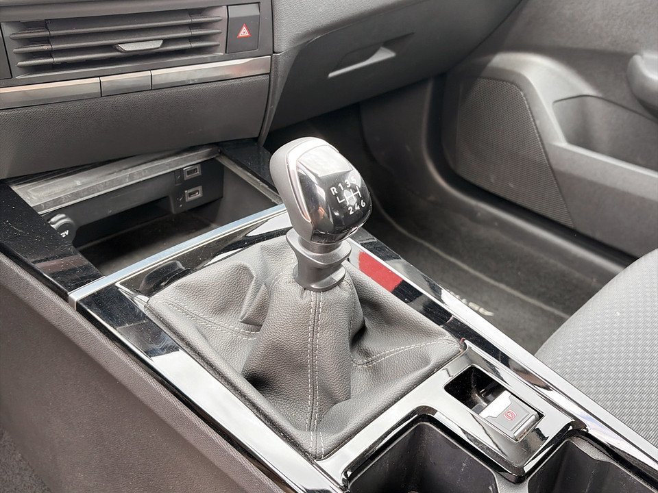 Opel Astra 1,2 Turbo Edition | Bild 18 von 23
