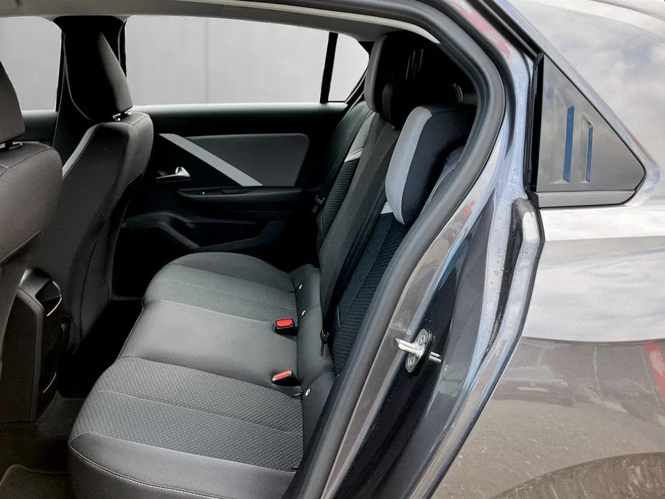 Opel Astra 1,2 Turbo Edition | Bild 15 von 22