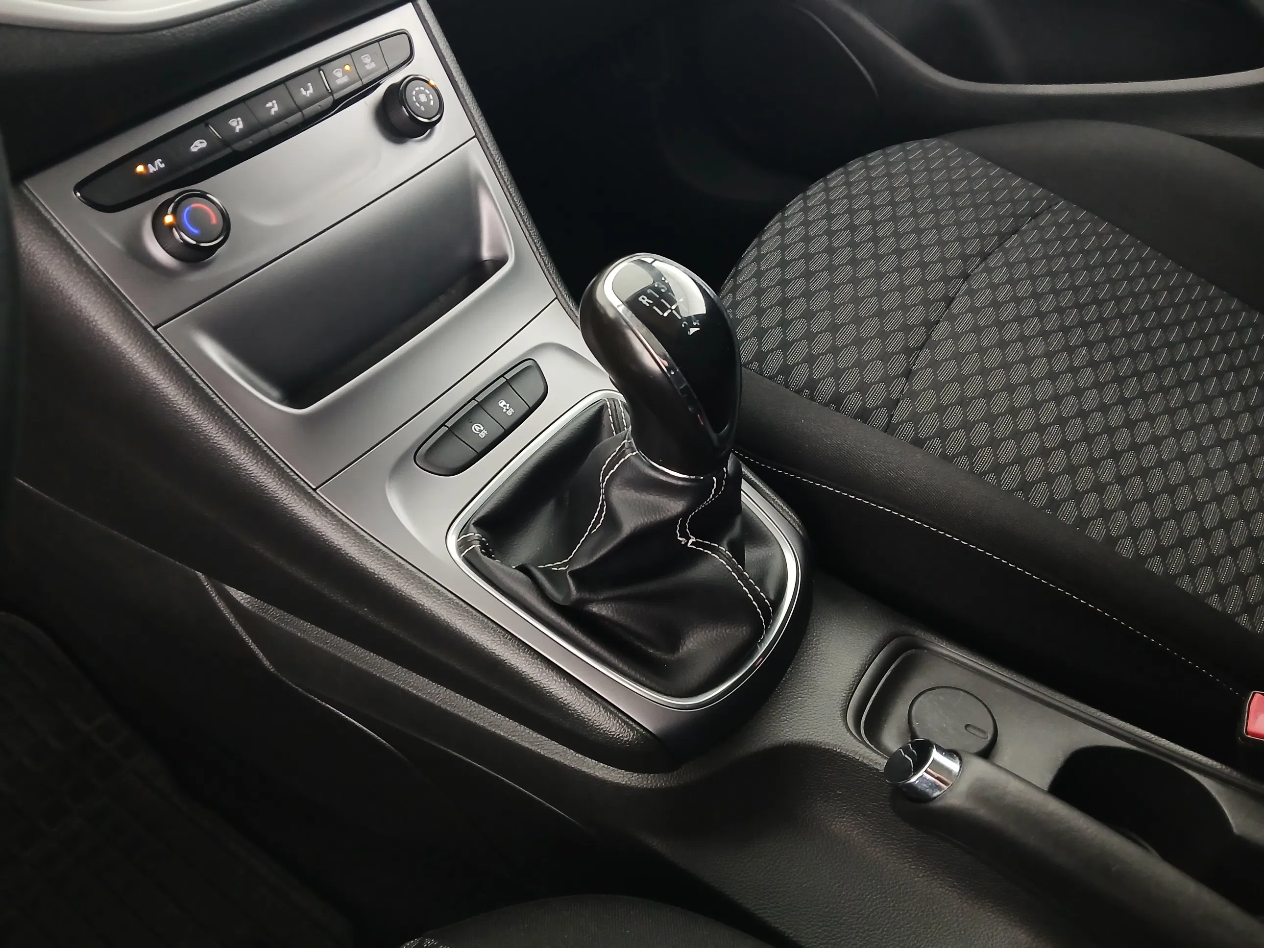 Opel Astra K 1.6 CDTI Edition | Bild 24 von 26