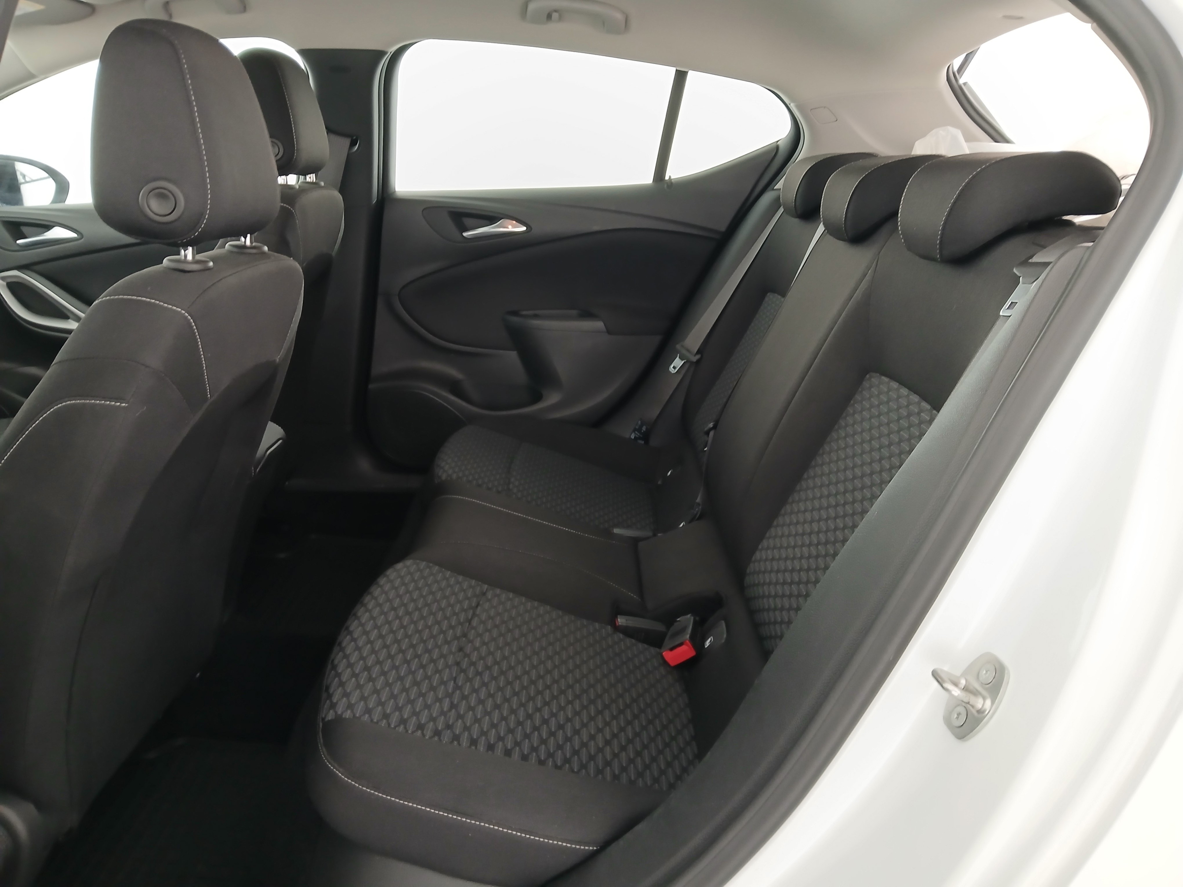 Opel Astra K 1.6 CDTI Edition | Bild 25 von 26