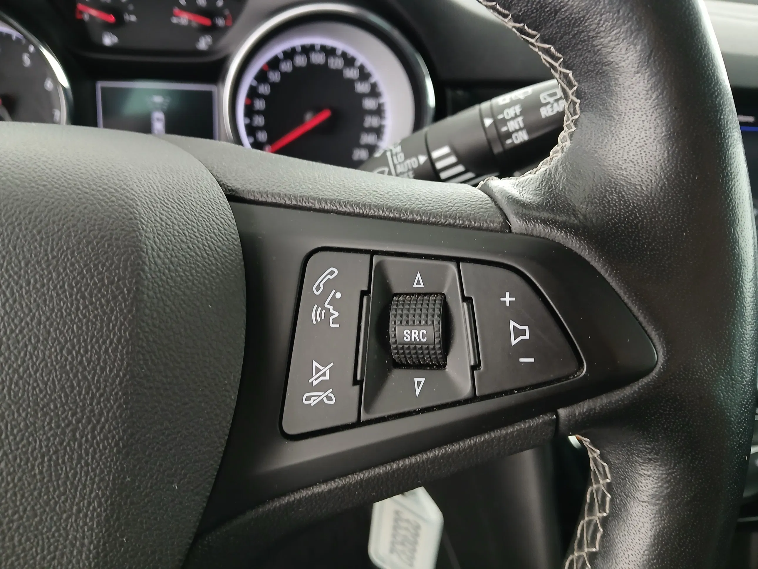 Opel Astra K Sports Tourer 1.2 Turbo Design & Tech | Bild 18 von 29