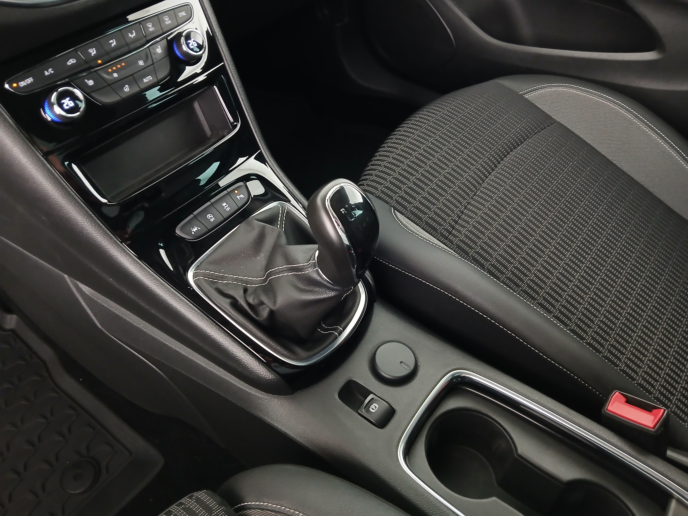 Opel Astra K Sports Tourer 1.2 Turbo Design & Tech | Bild 25 von 29