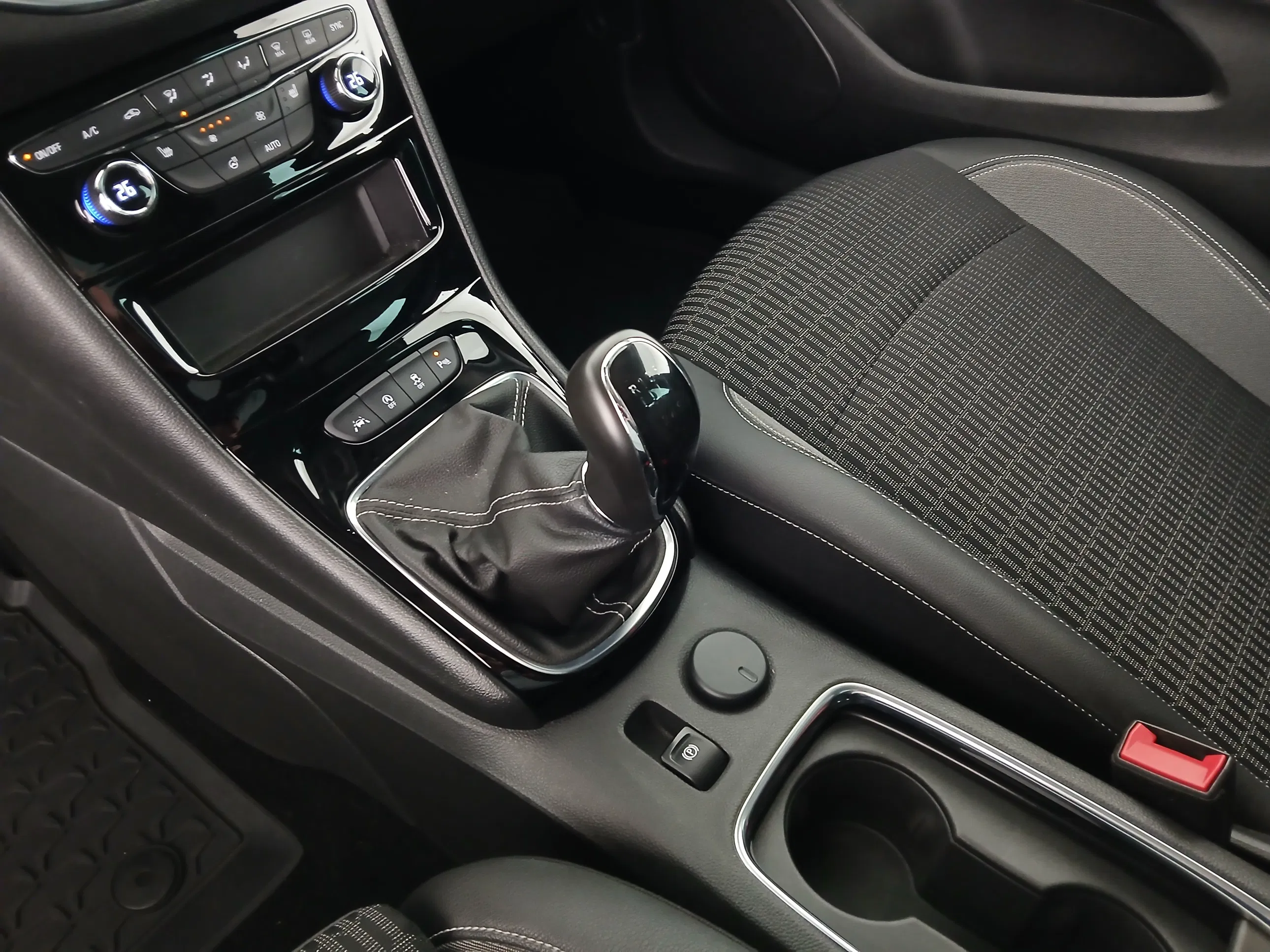 Opel Astra K Sports Tourer 1.2 Turbo Design & Tech | Bild 25 von 29