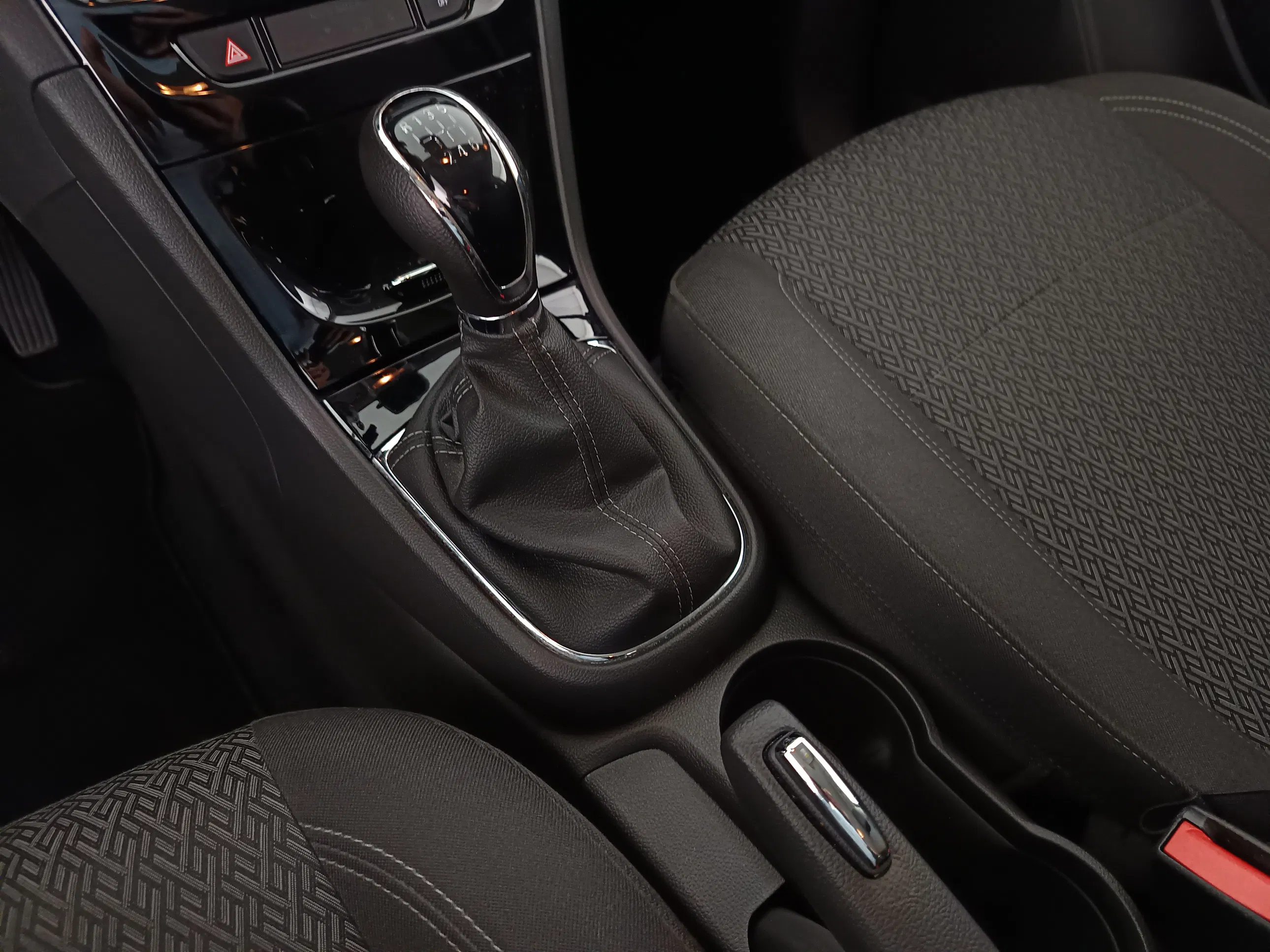 Opel Mokka X 1,4 Turbo Ecotec 120 Jahre Edition St | Bild 2 von 7