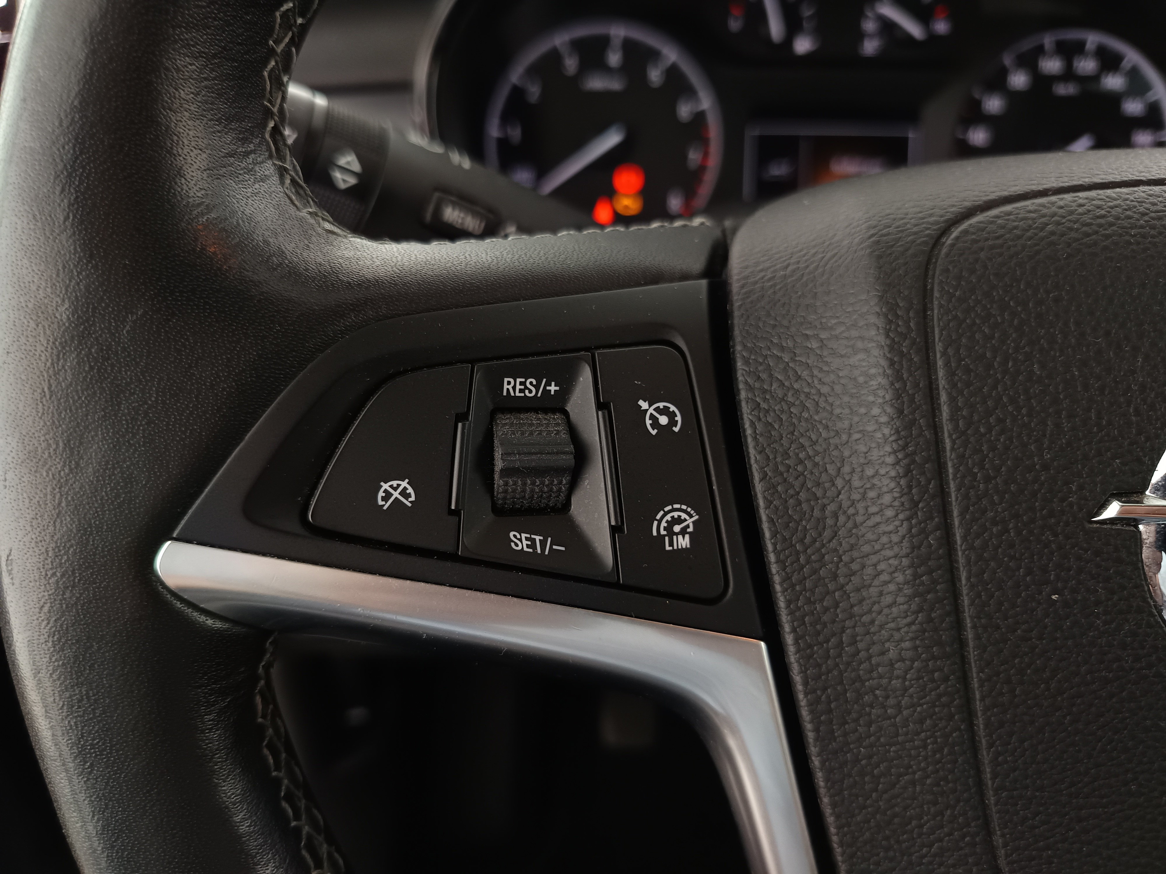 Opel Mokka X 1,4 Turbo Ecotec 120 Jahre Edition St | Bild 16 von 22