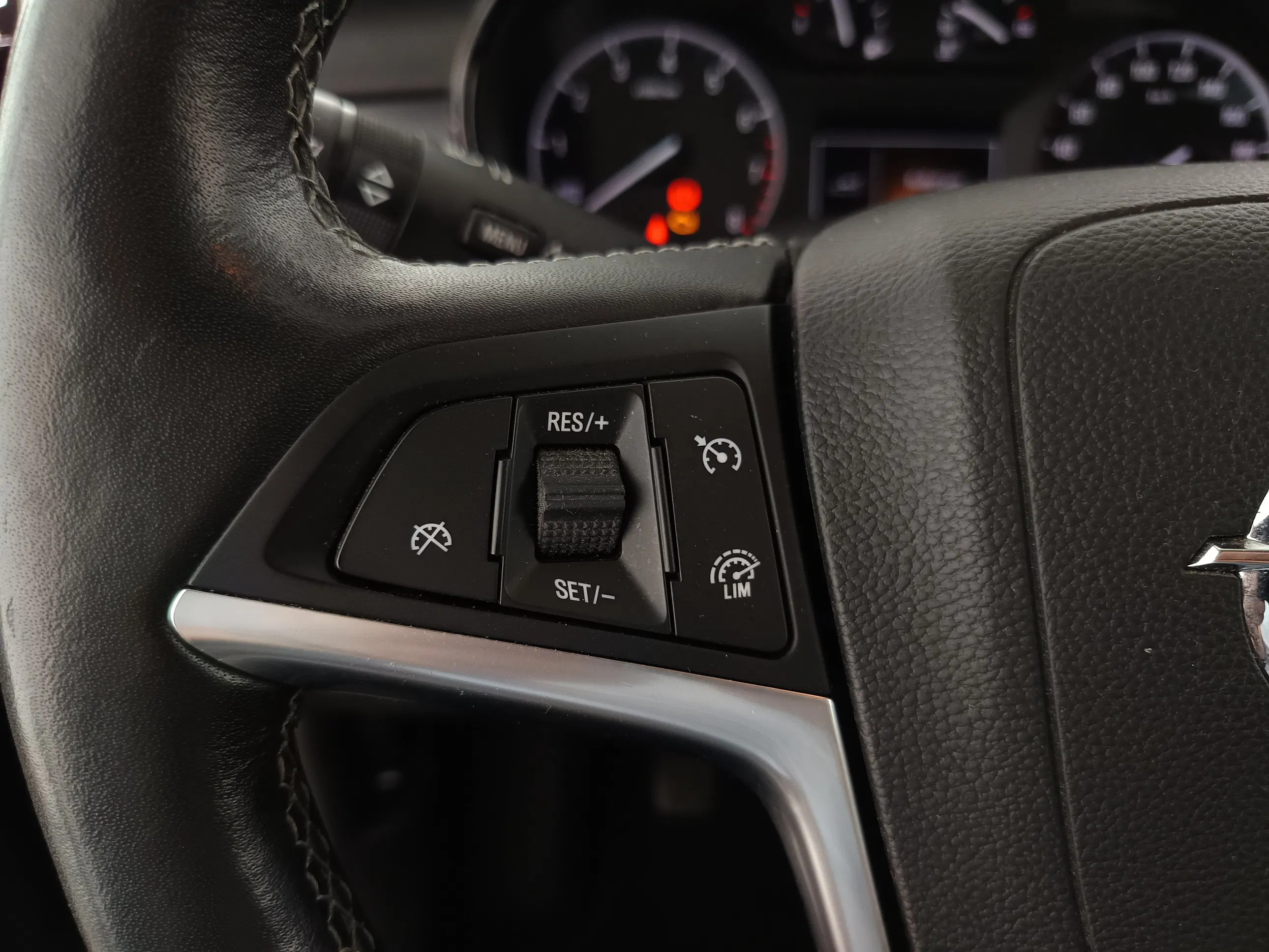 Opel Mokka X 1,4 Turbo Ecotec 120 Jahre Edition St | Bild 16 von 22