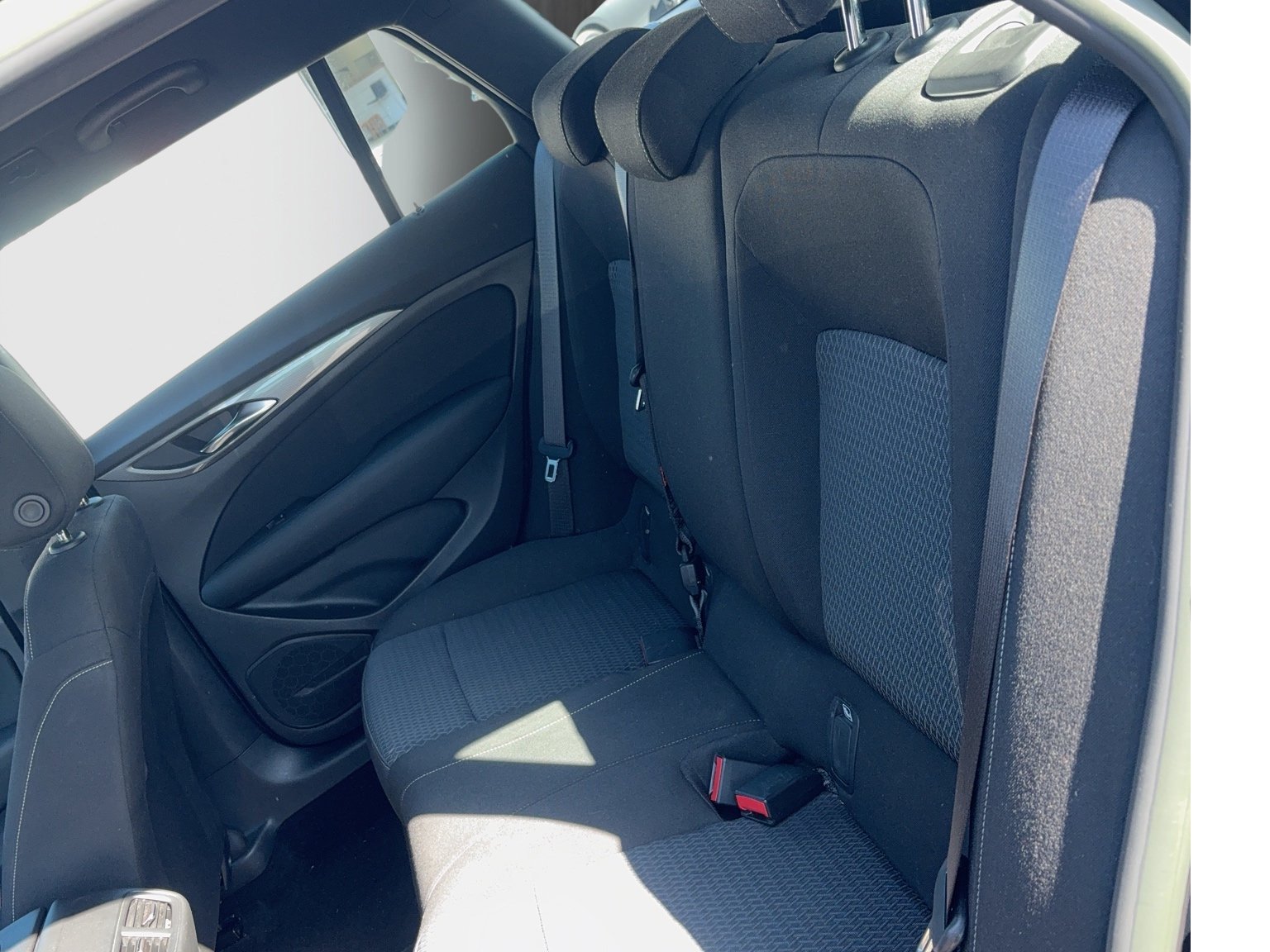 Opel Insignia B Sports Tourer 1.5 Diesel Edition | Bild 16 von 19