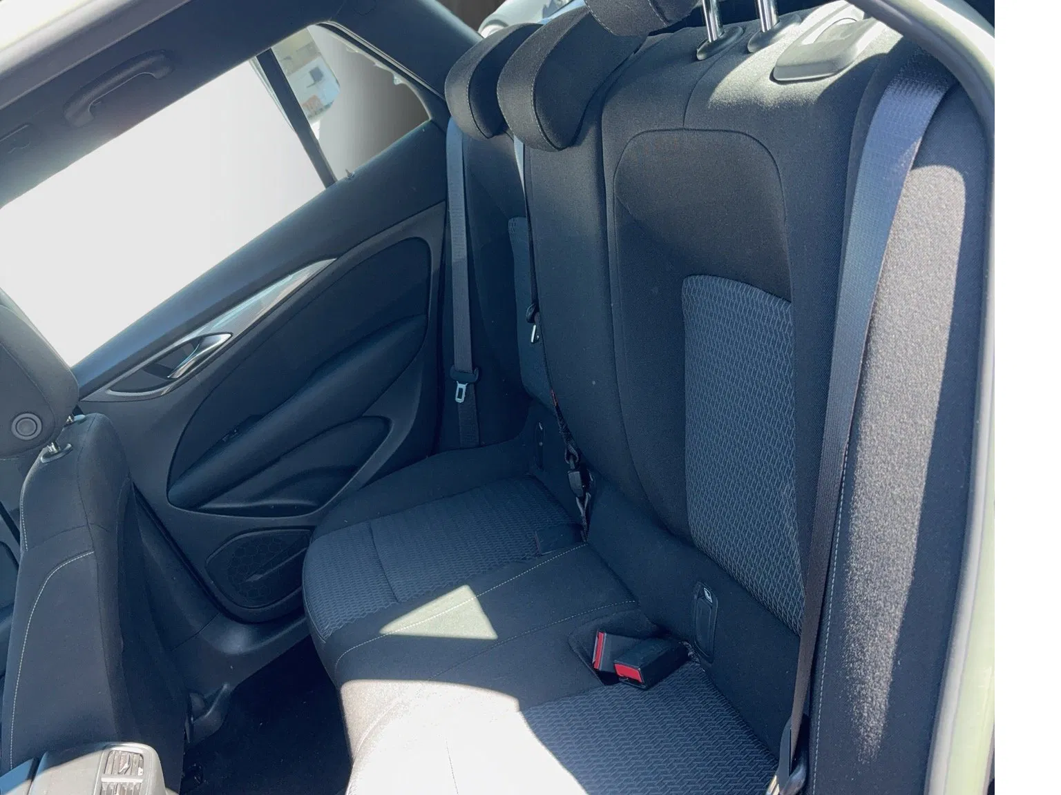 Opel Insignia B Sports Tourer 1.5 Diesel Edition | Bild 16 von 19