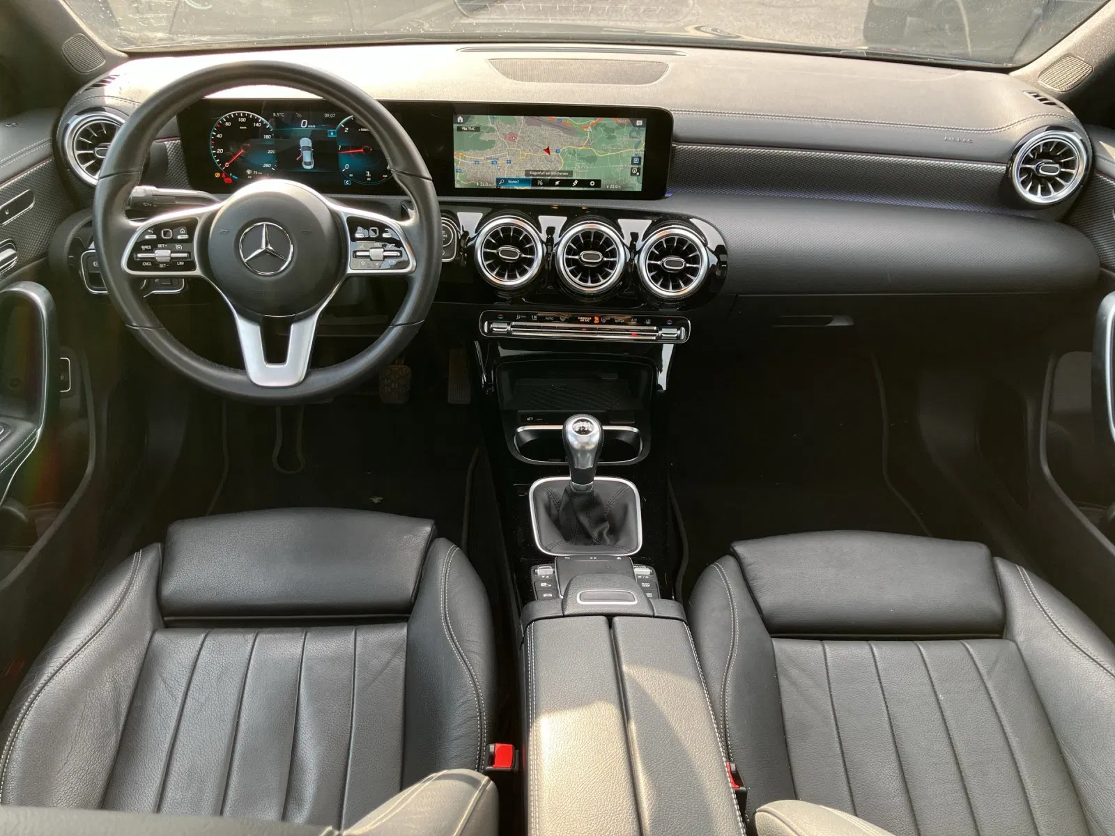 Mercedes-Benz CLA 180d Progressive | Bild 13 von 18