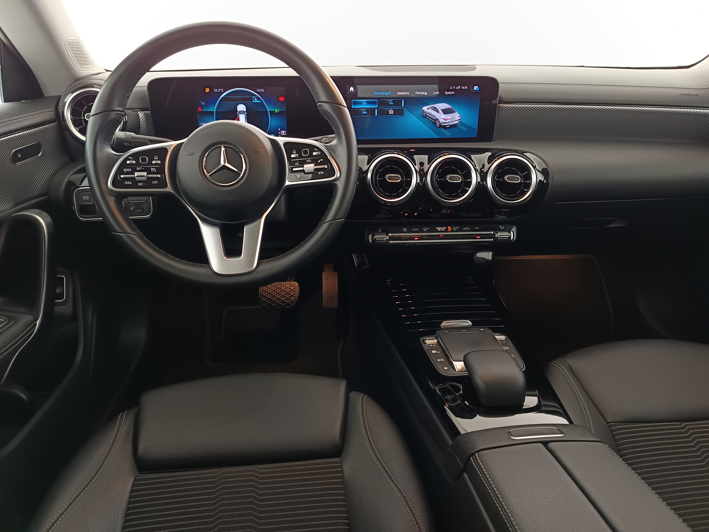 Mercedes-Benz CLA 180 d Aut. | Bild 15 von 30