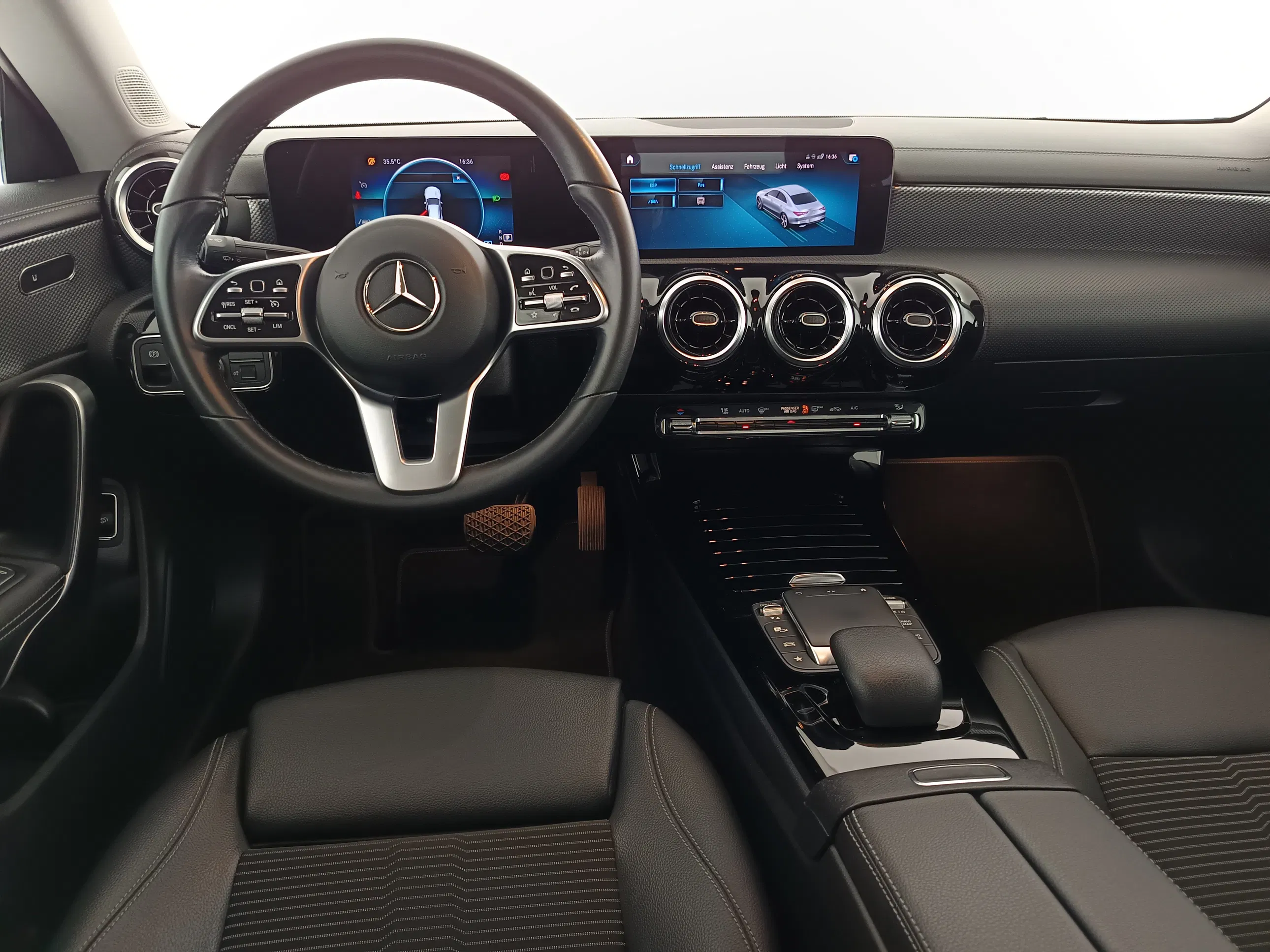 Mercedes-Benz CLA 180 d Aut. | Bild 15 von 30