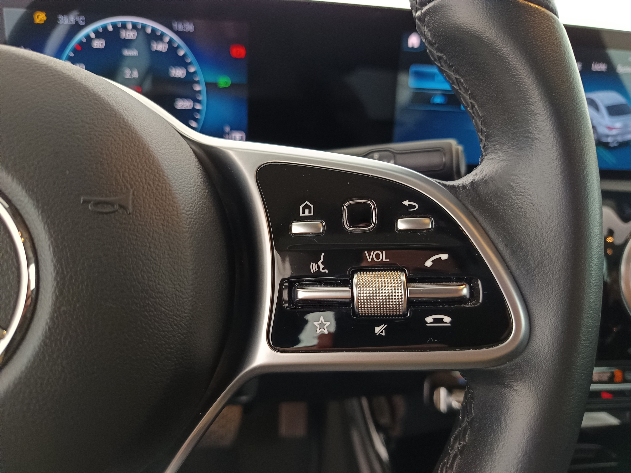 Mercedes-Benz CLA 180 d Aut. | Bild 18 von 30