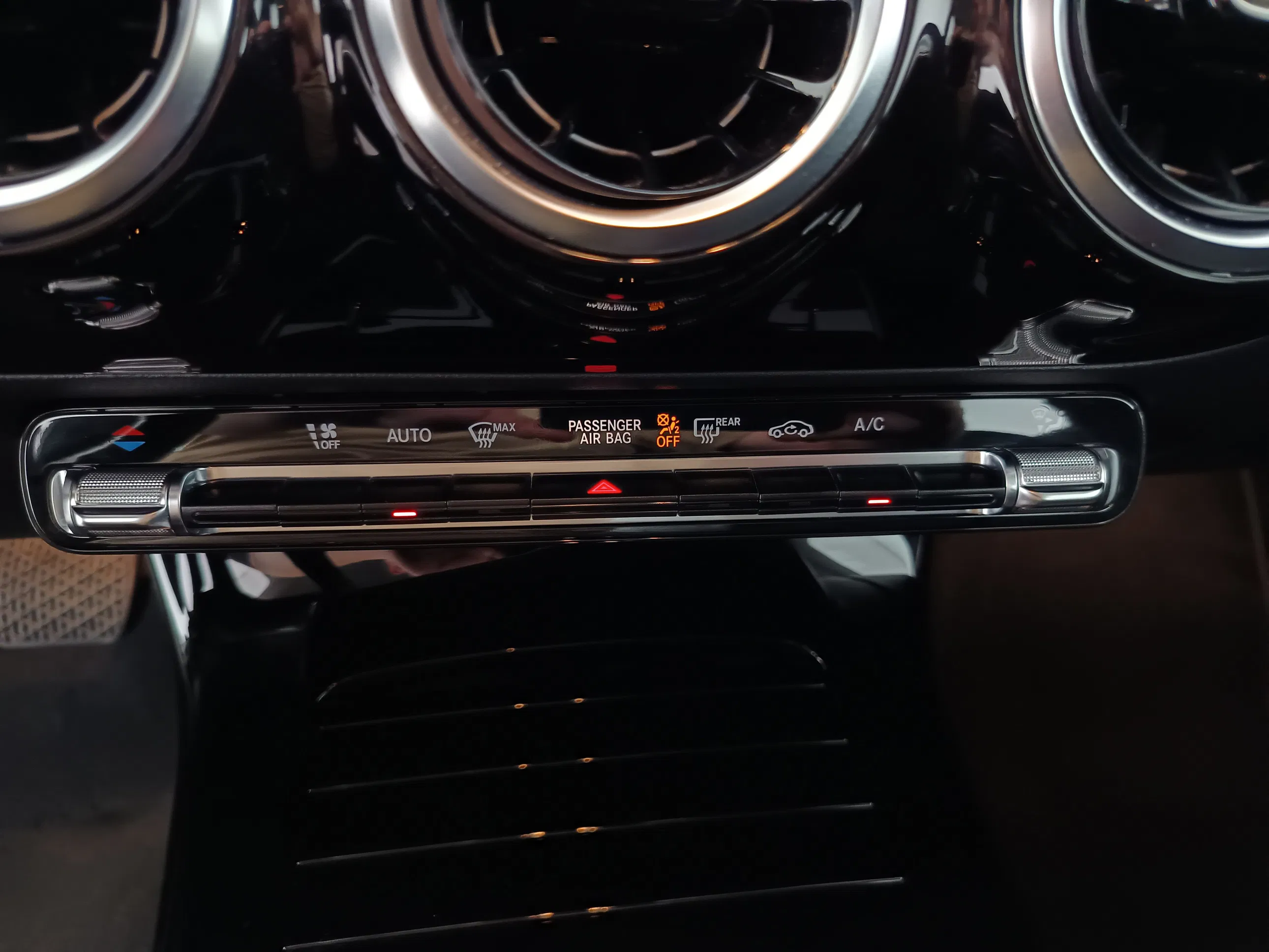 Mercedes-Benz CLA 180 d Aut. | Bild 28 von 30