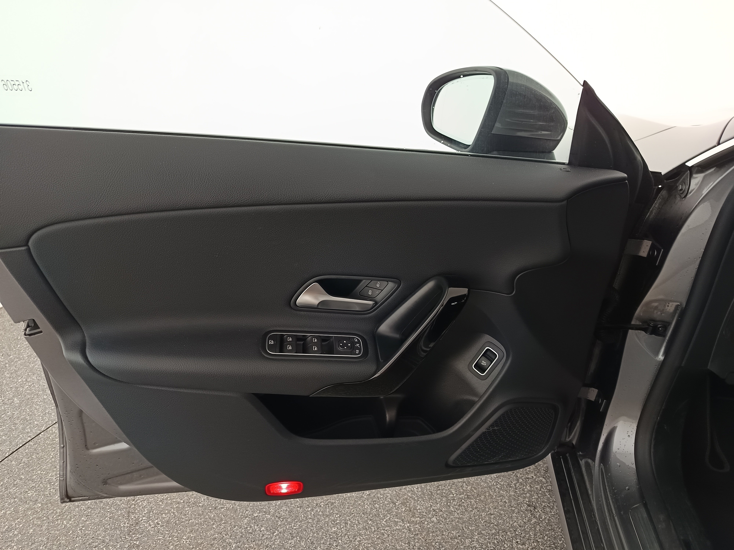 Mercedes-Benz CLA 180 d Shooting Brake | Bild 10 von 30