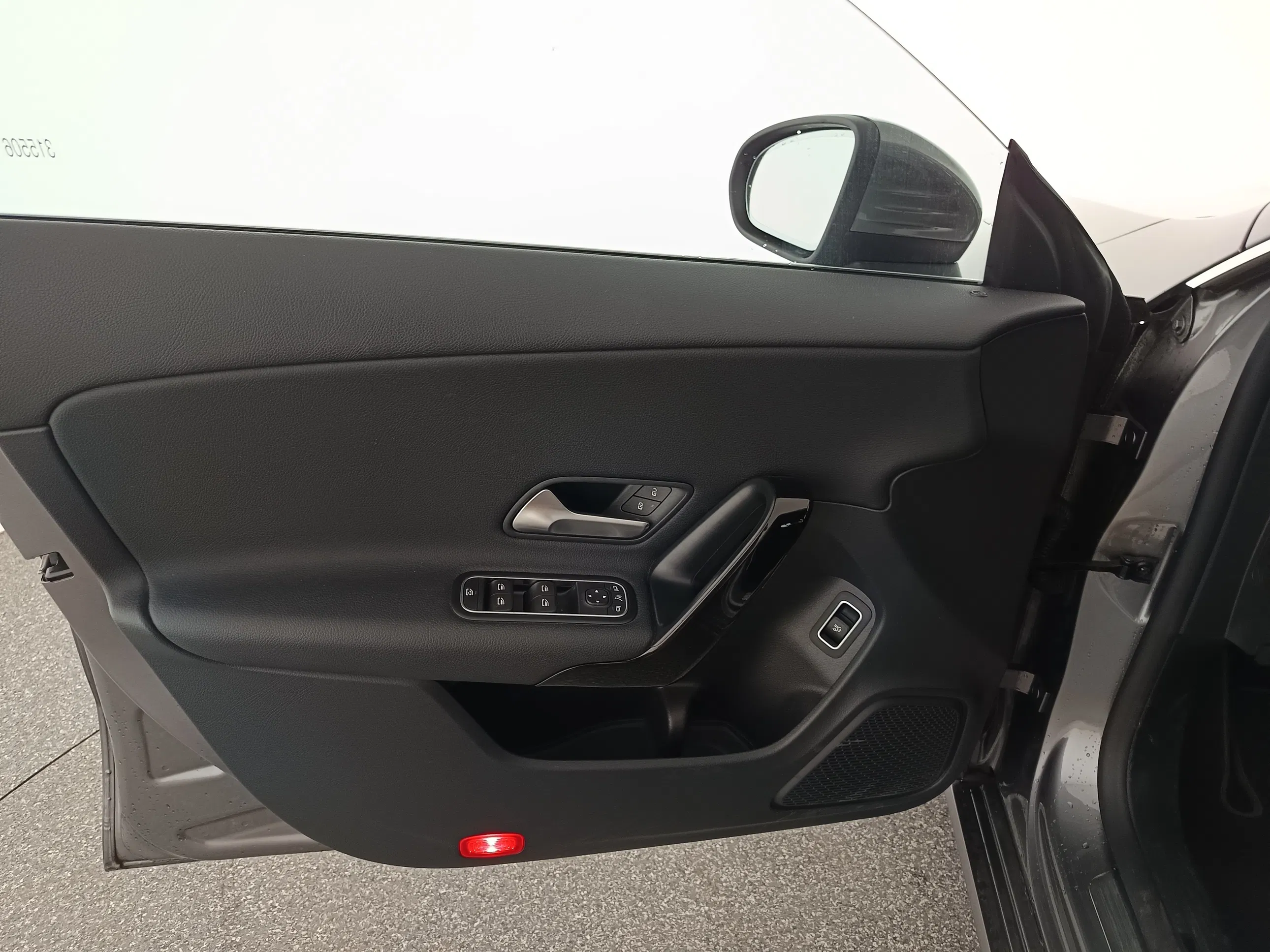 Mercedes-Benz CLA 180 d Shooting Brake | Bild 10 von 30