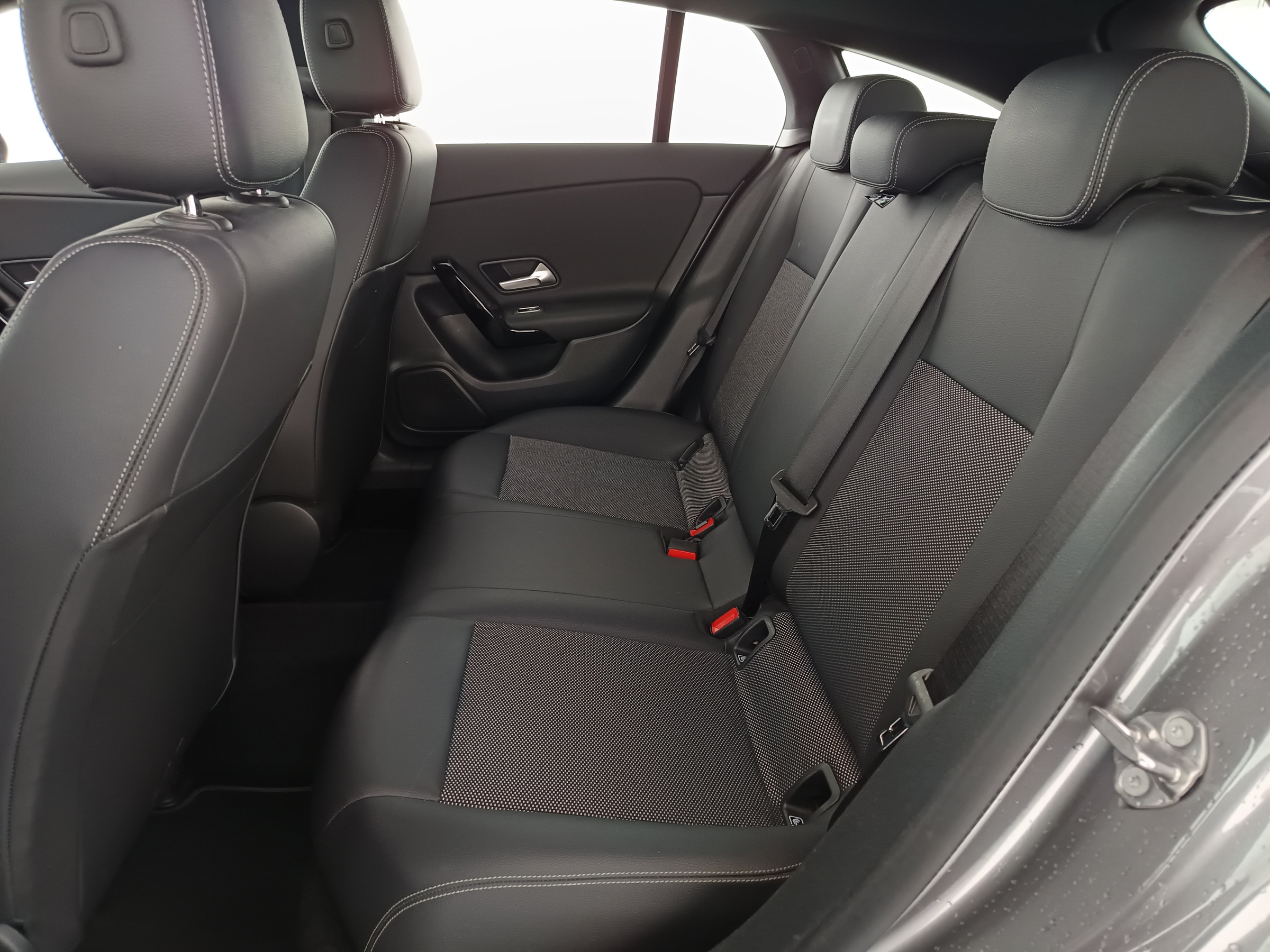 Mercedes-Benz CLA 180 d Shooting Brake | Bild 27 von 30