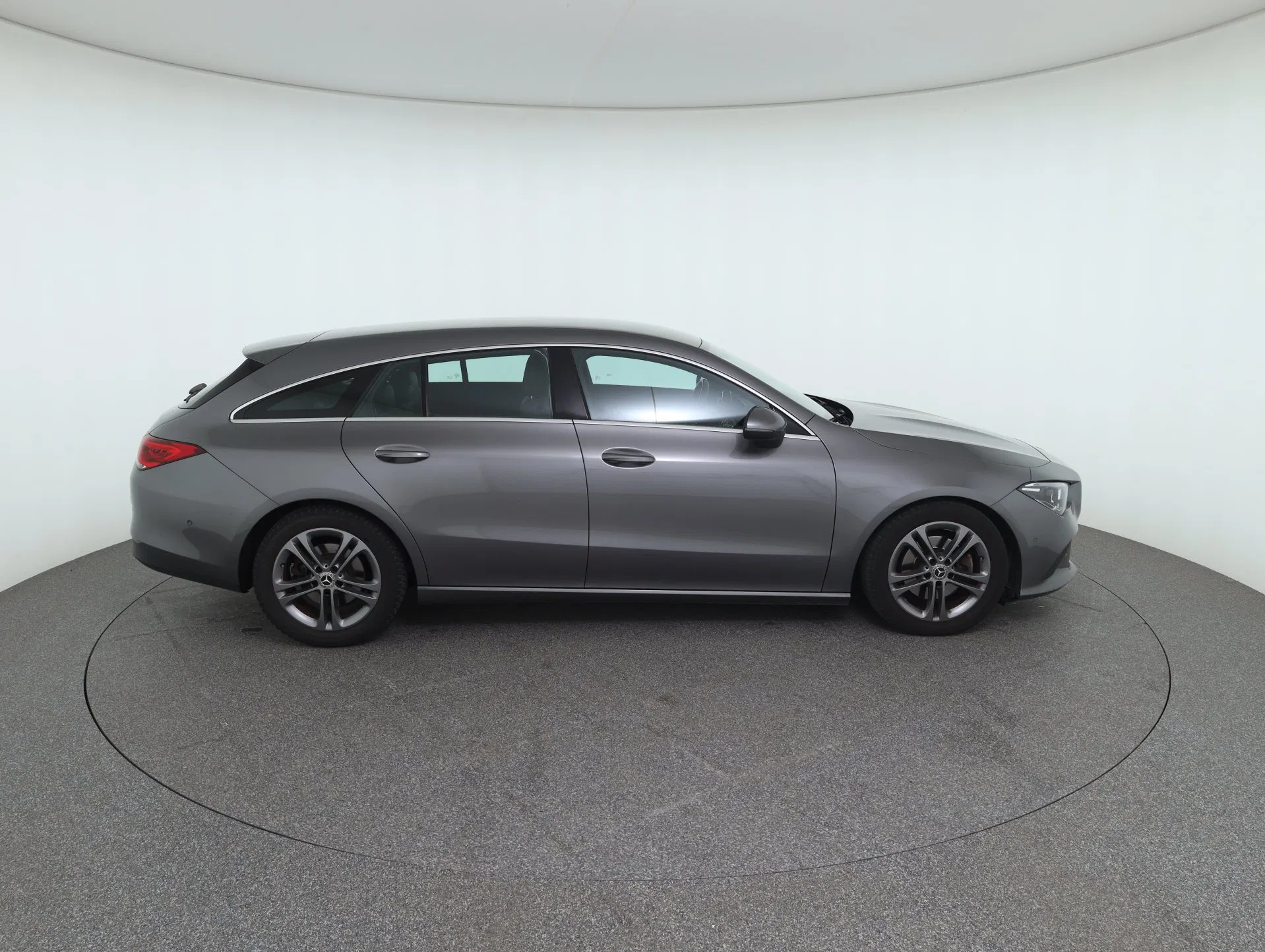 Mercedes-Benz CLA 180 d Shooting Brake | Bild 4 von 30