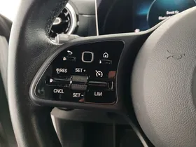 Mercedes-Benz CLA 180 d Shooting Brake | Thumbnail 11 von 20