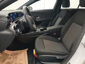 Mercedes-Benz CLA 180 d Shooting Brake | Thumbnail 14 von 30