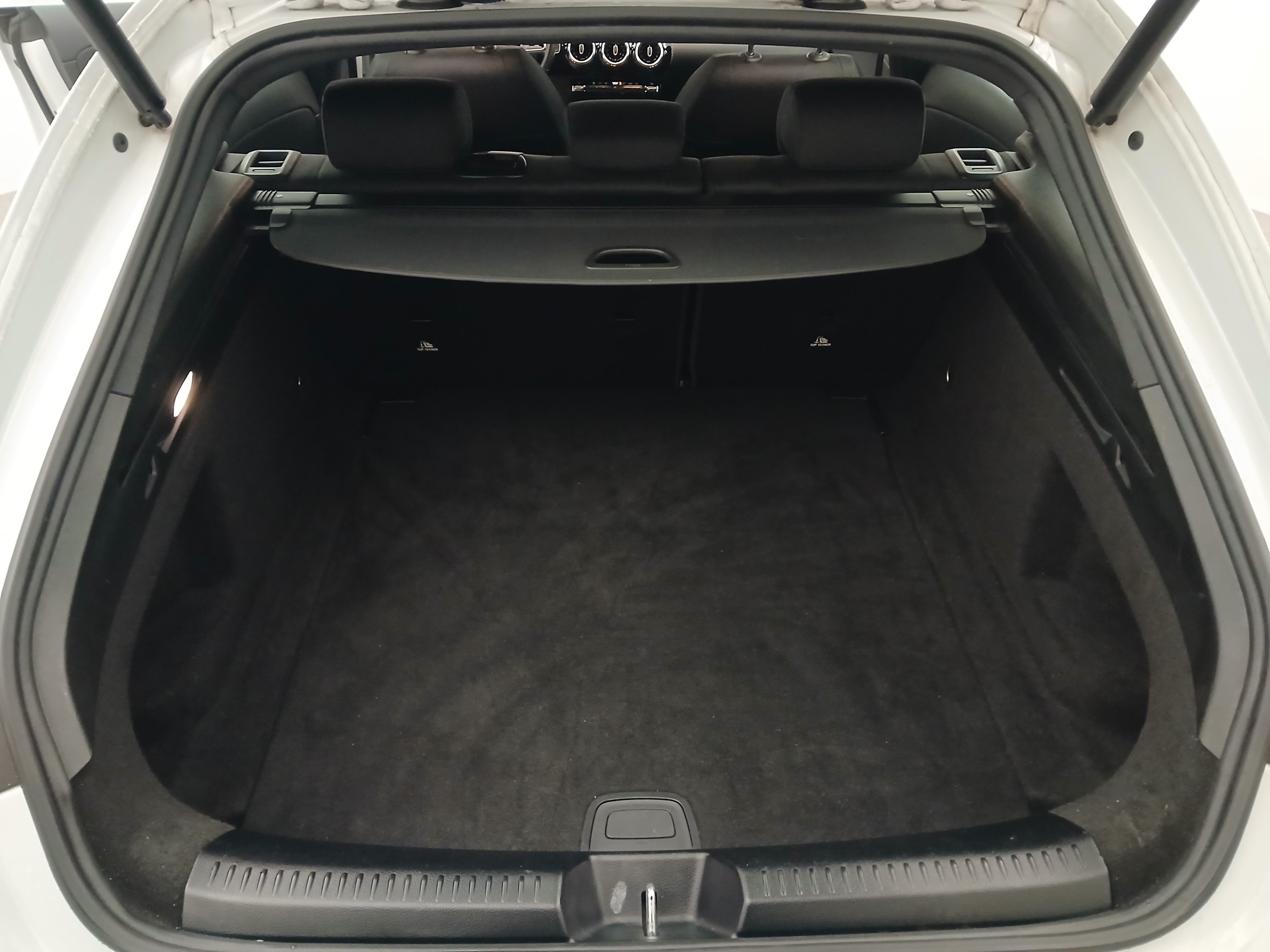 Mercedes-Benz CLA 180 d Shooting Brake | Bild 27 von 30