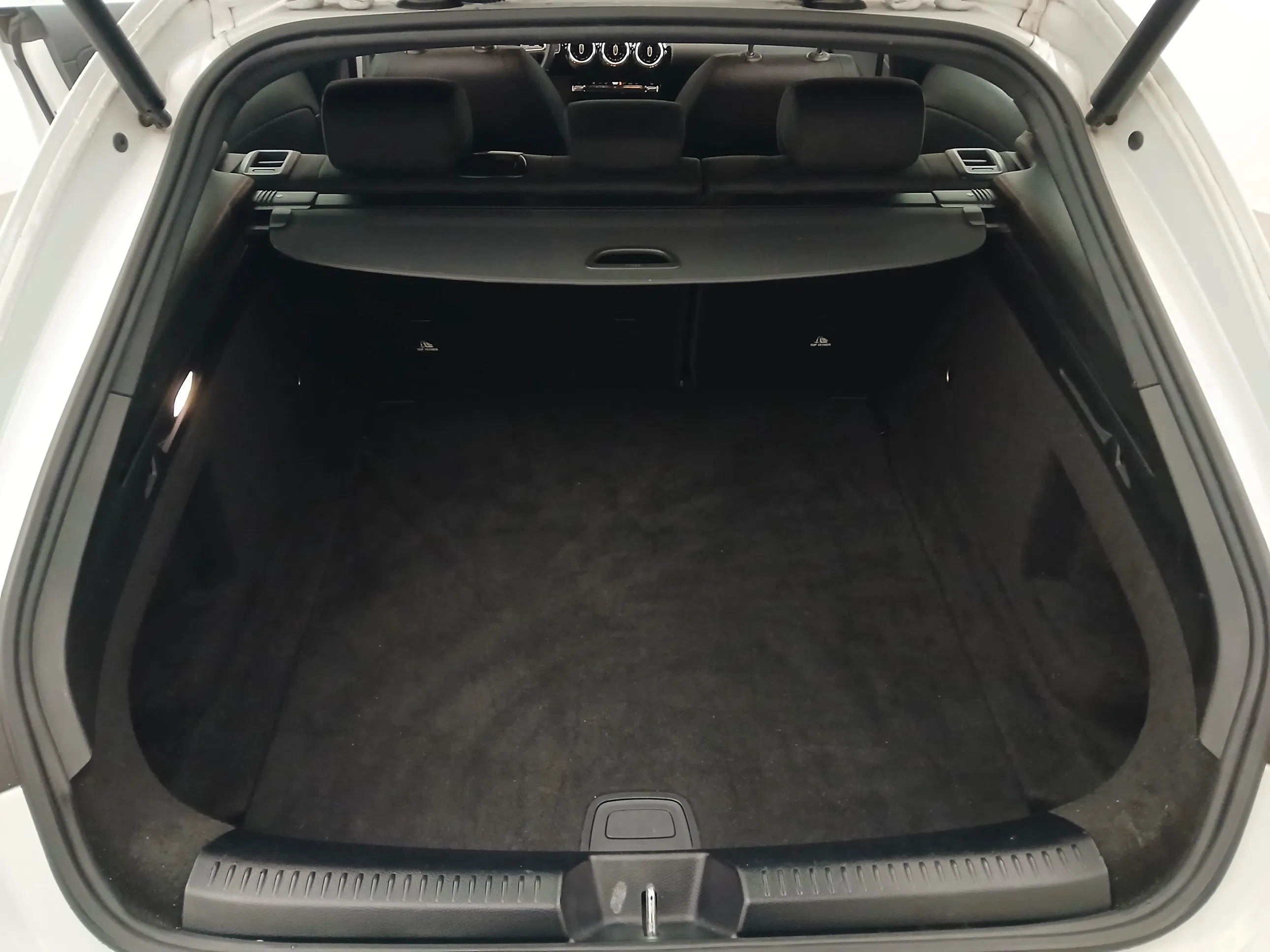 Mercedes-Benz CLA 180 d Shooting Brake | Bild 27 von 30