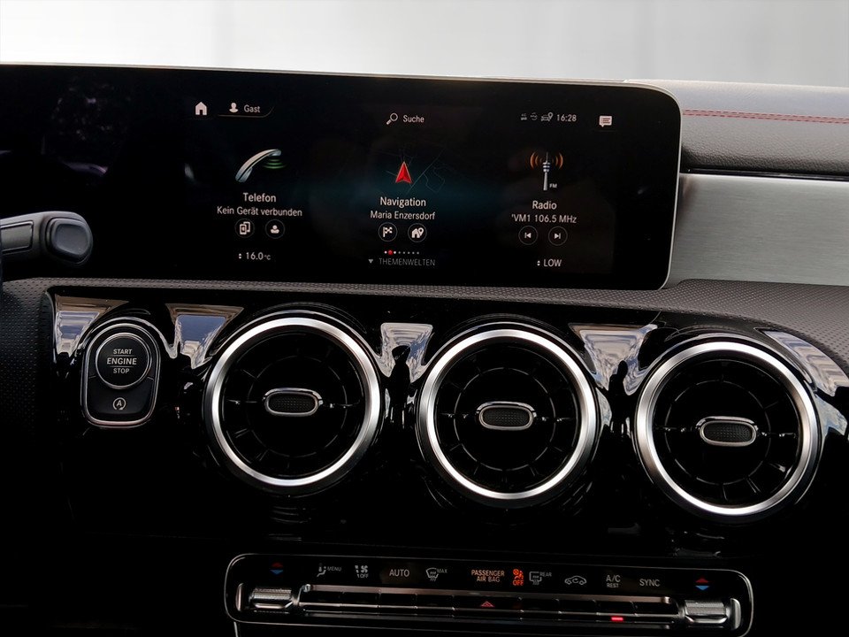 Mercedes-Benz CLA 220 d Shooting Brake AMG Line | Bild 11 von 21