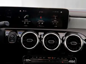 Mercedes-Benz CLA 220 d Shooting Brake AMG Line | Thumbnail 11 von 21