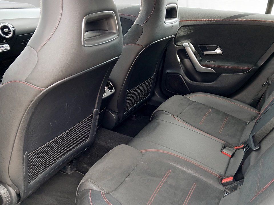 Mercedes-Benz CLA 220 d Shooting Brake AMG Line | Bild 15 von 21