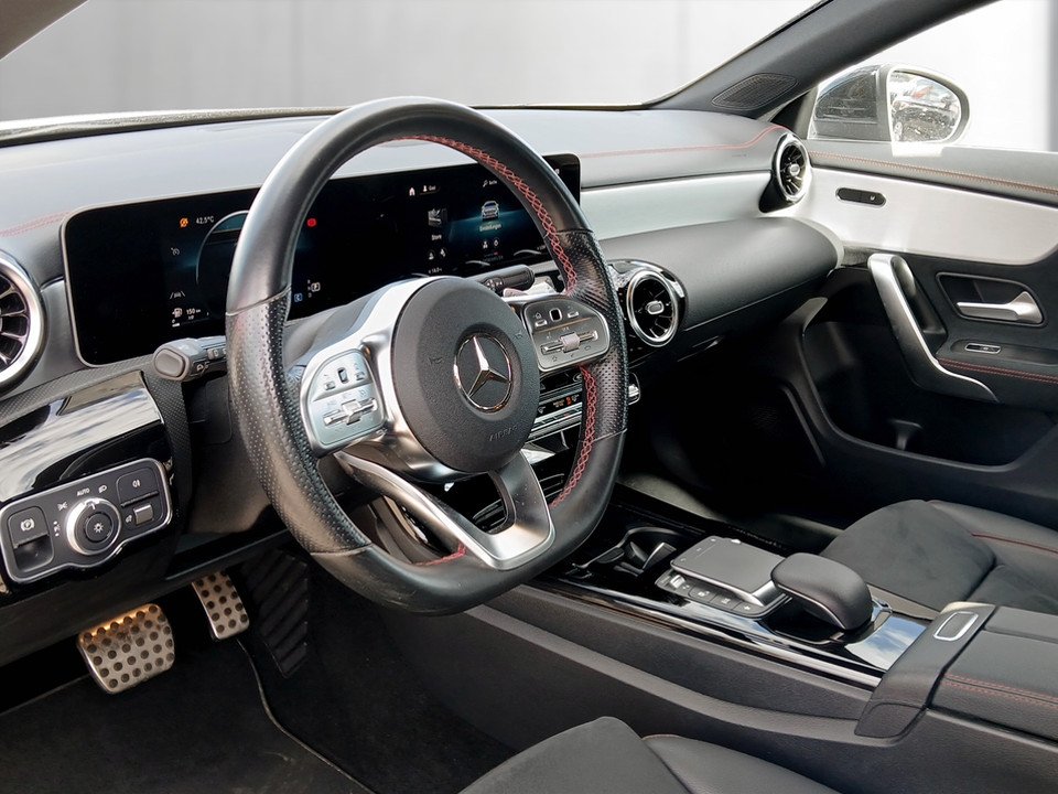 Mercedes-Benz CLA 220 d Shooting Brake AMG Line | Bild 6 von 21