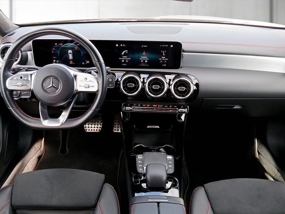 Mercedes-Benz CLA 220 d Shooting Brake AMG Line | Bild 7 von 21