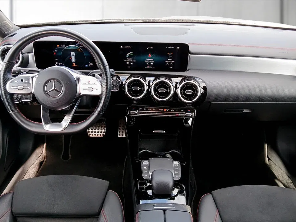 Mercedes-Benz CLA 220 d Shooting Brake AMG Line | Bild 7 von 21