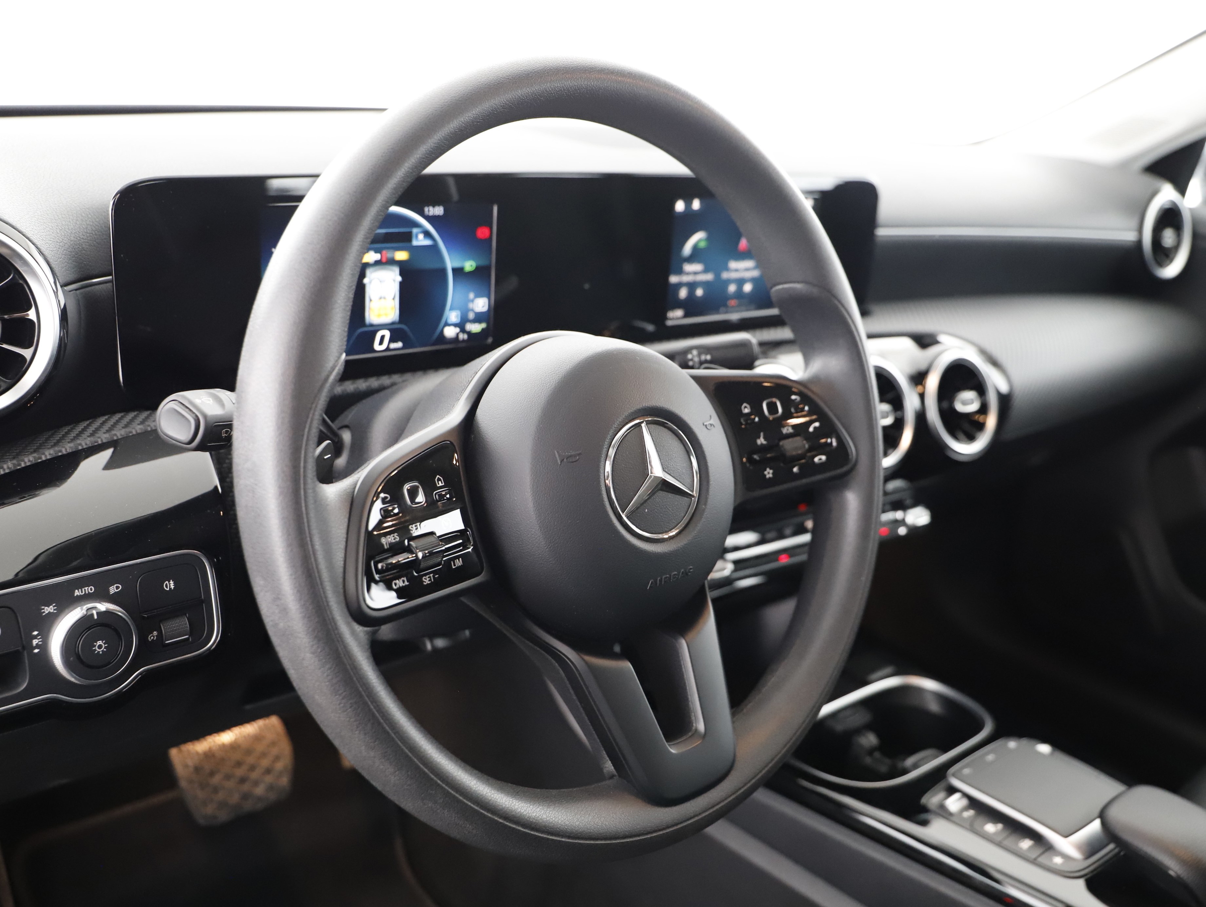 Mercedes-Benz CLA 250 e Shooting Brake Style | Bild 10 von 24