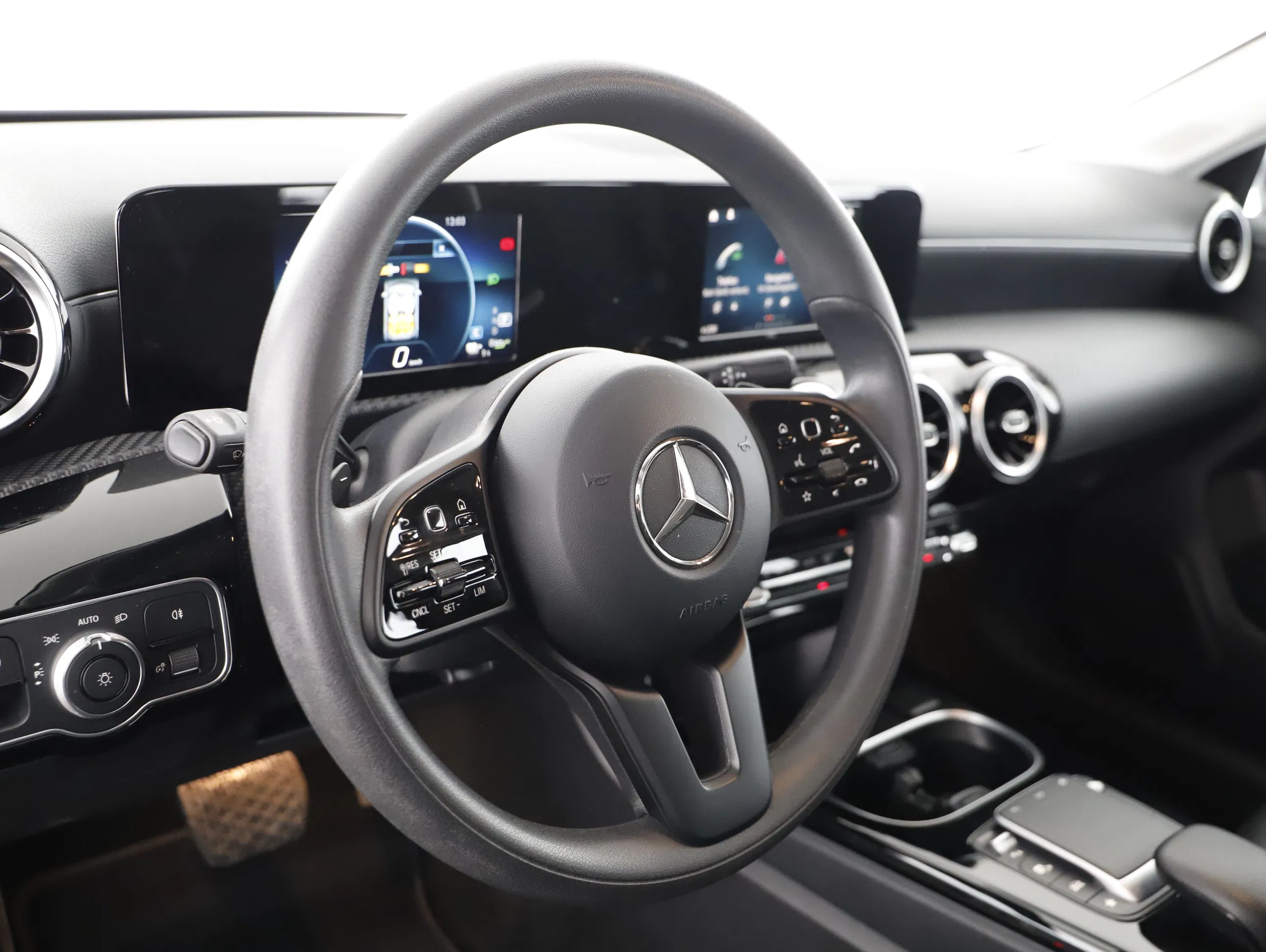 Mercedes-Benz CLA 250 e Shooting Brake Style | Bild 10 von 24