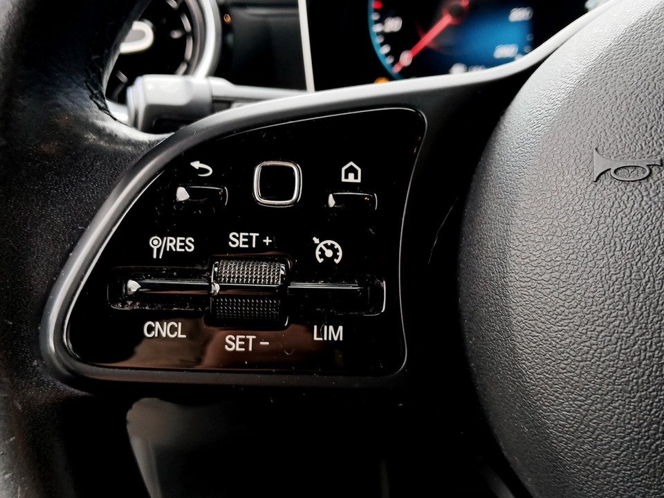 Mercedes-Benz A 180d Style Aut. | Bild 12 von 18