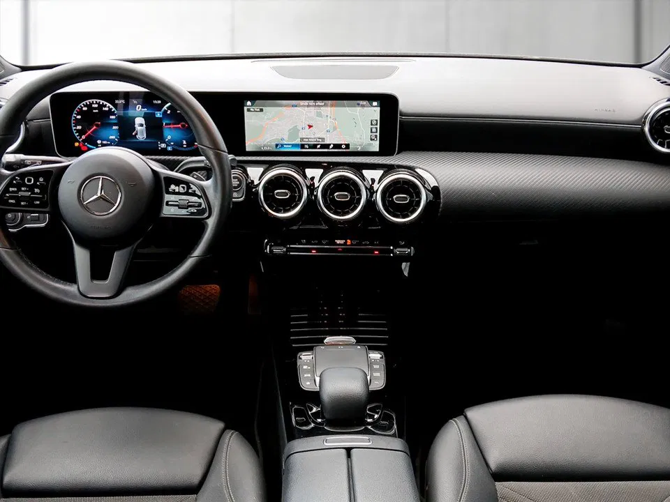 Mercedes-Benz A 180d Style Aut. | Bild 9 von 18