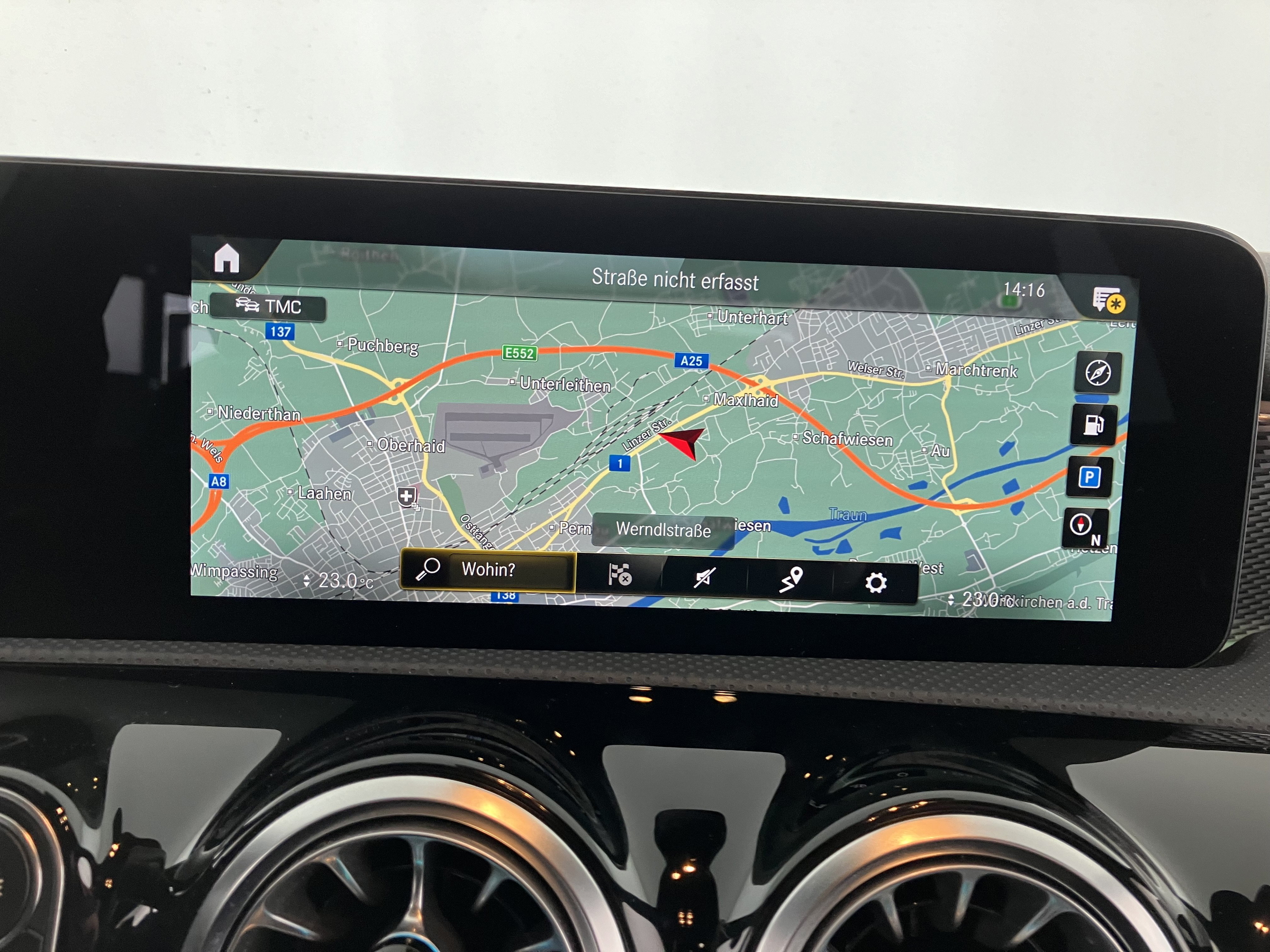 Mercedes-Benz A 200 d Progressive Aut. | Bild 14 von 25