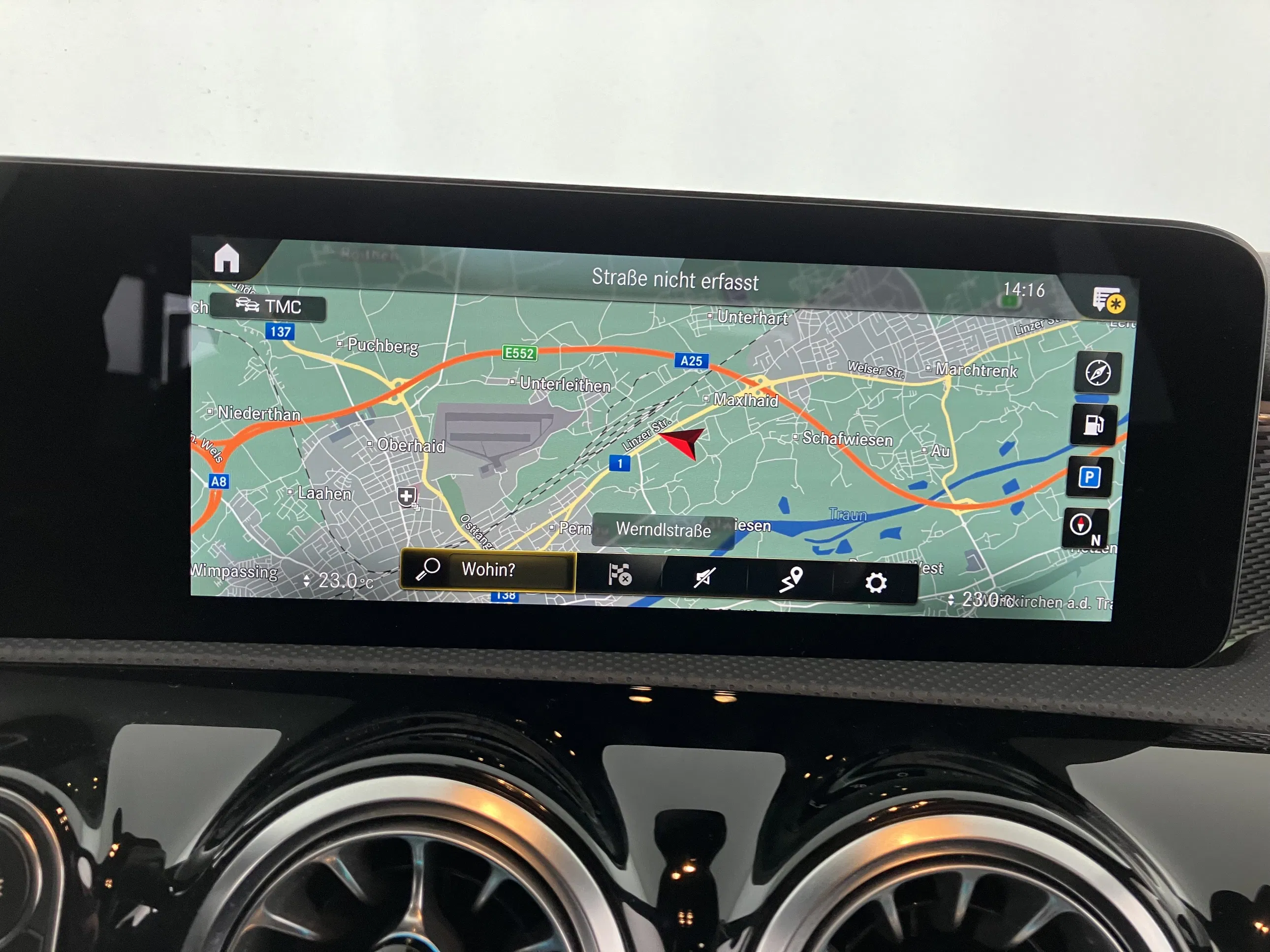 Mercedes-Benz A 200 d Progressive Aut. | Bild 14 von 25