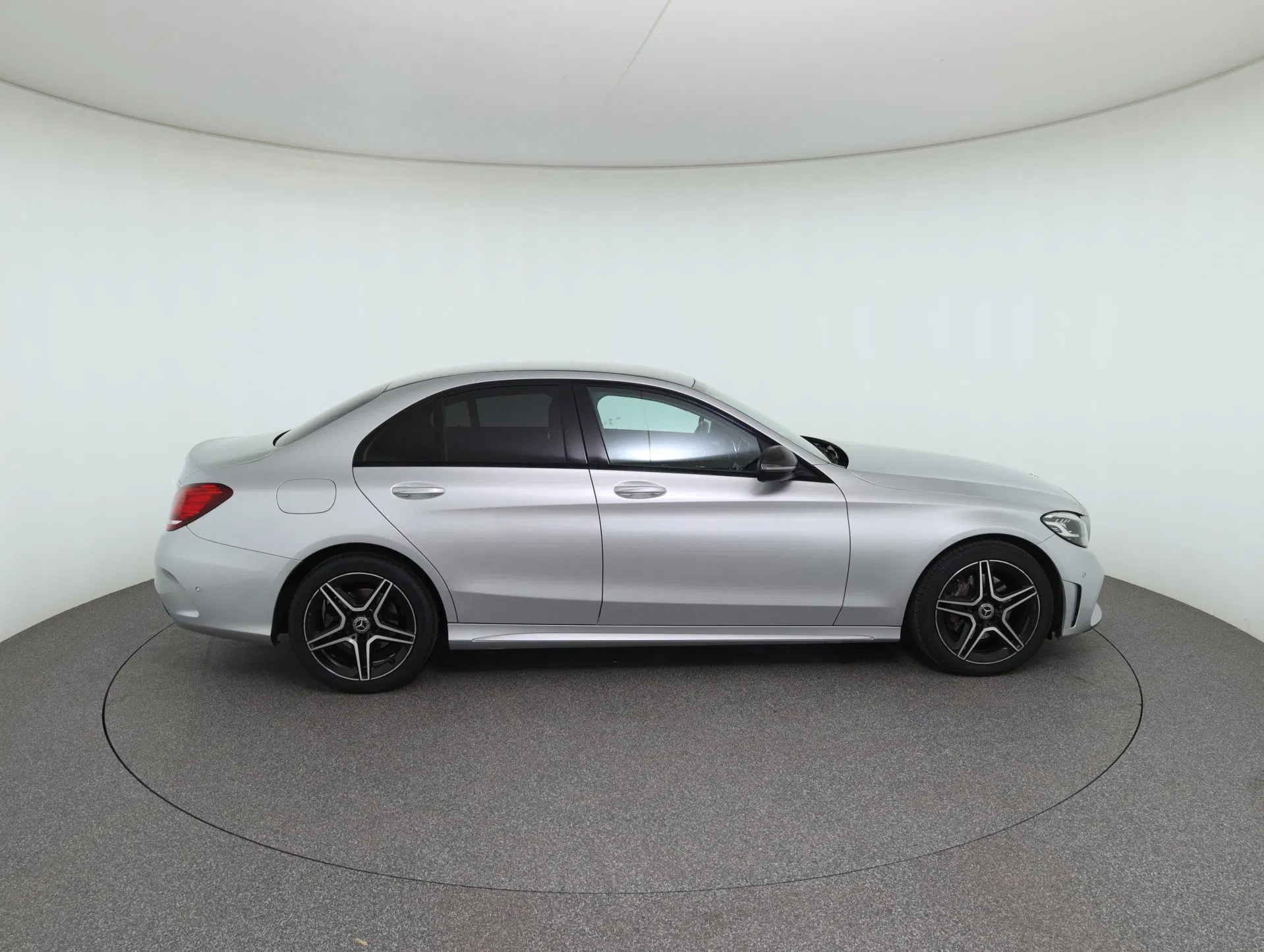 Mercedes-Benz C 180 d | Bild 4 von 22