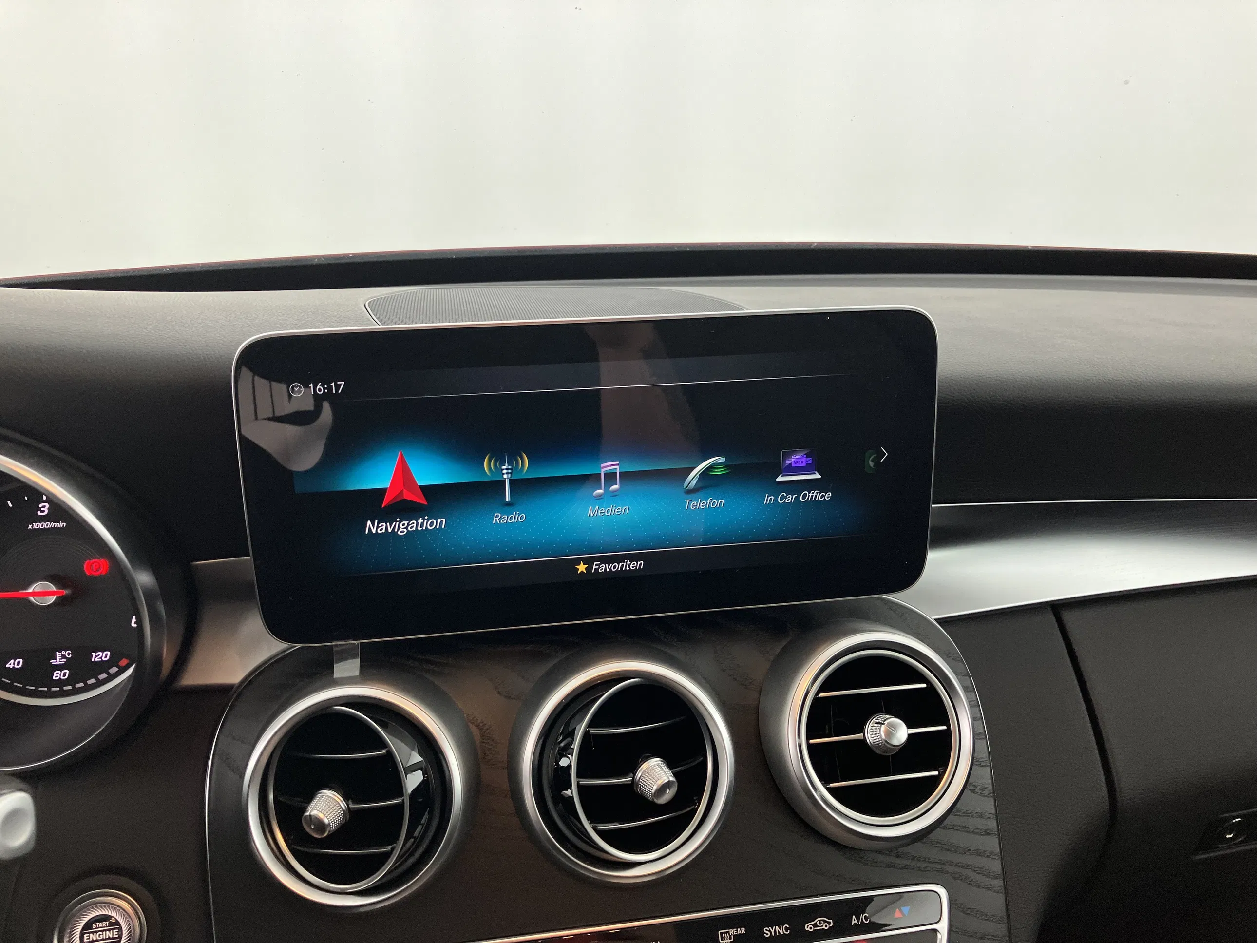 Mercedes-Benz C 220 T d 4Matic Avantgarde | Bild 9 von 30