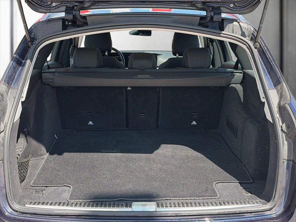 Mercedes-Benz E 220 d T Aut. | Bild 14 von 24