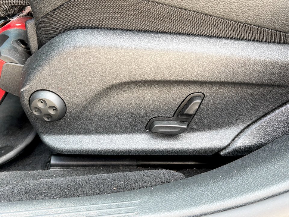 Mercedes-Benz E 220 d T Aut. | Bild 18 von 24
