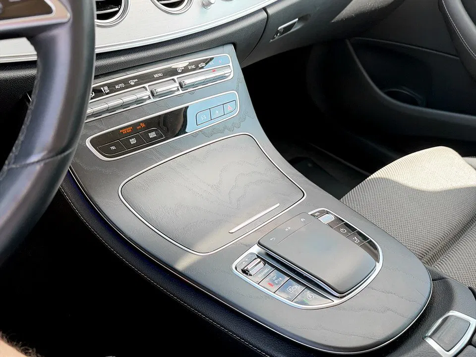 Mercedes-Benz E 220 d T Aut. | Bild 20 von 24