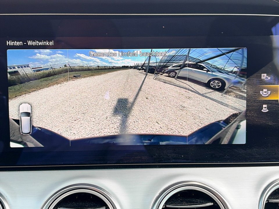 Mercedes-Benz E 220 d T Aut. | Bild 21 von 24