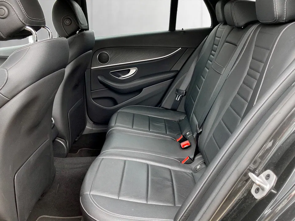 Mercedes-Benz E 220 d T Aut. | Bild 19 von 29