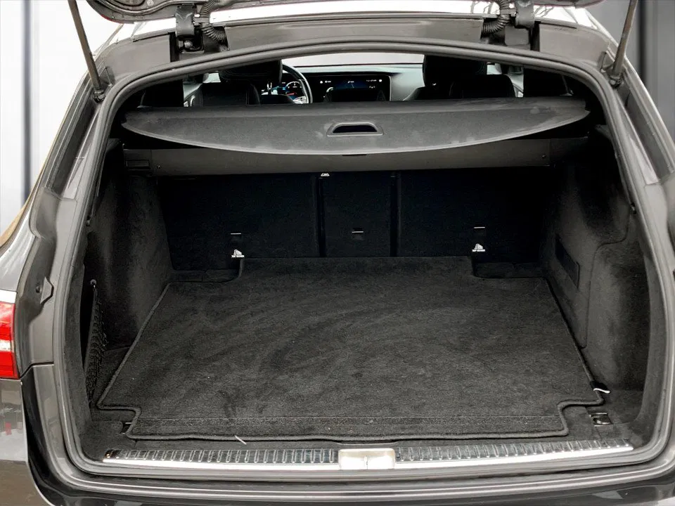 Mercedes-Benz E 220 d T Aut. | Bild 29 von 29