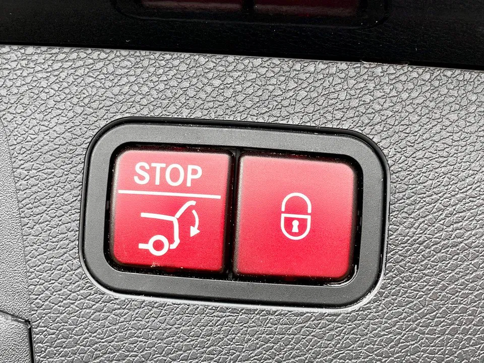 Mercedes-Benz E 220 d T Aut. | Bild 28 von 29