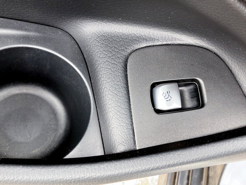 Mercedes-Benz E 220 d T Aut. | Bild 27 von 29