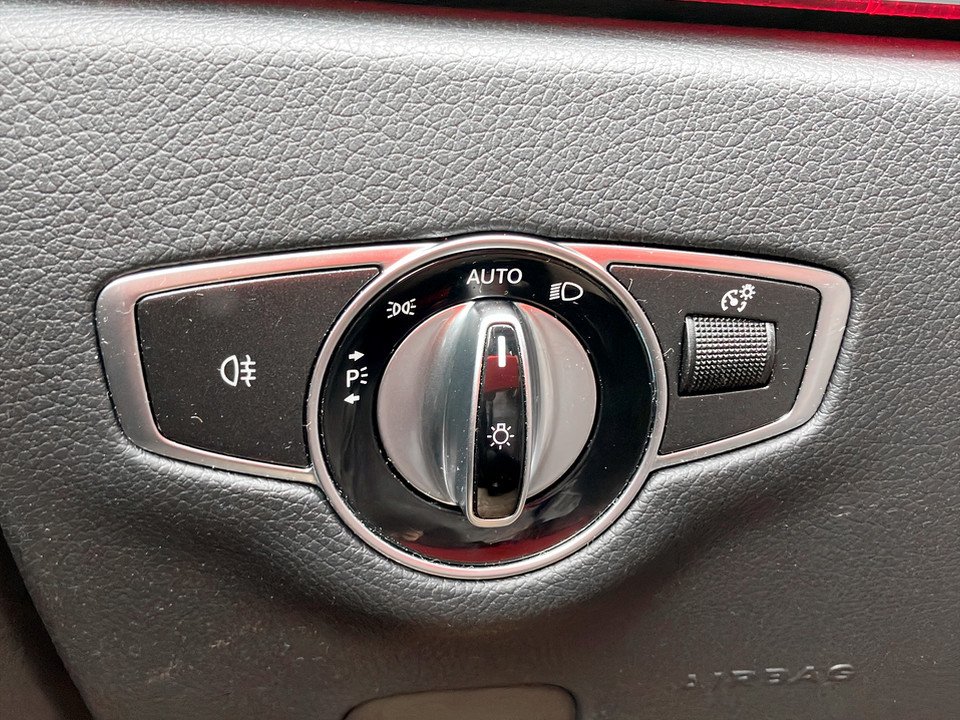 Mercedes-Benz E 220 d T Aut. | Bild 8 von 29