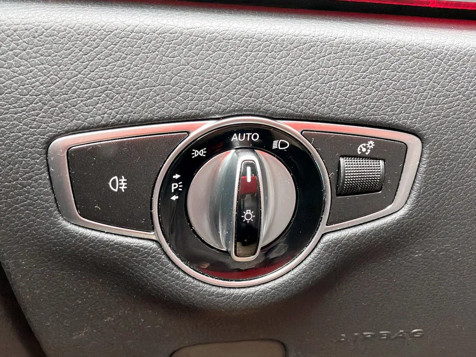 Mercedes-Benz E 220 d T Aut. | Bild 8 von 29